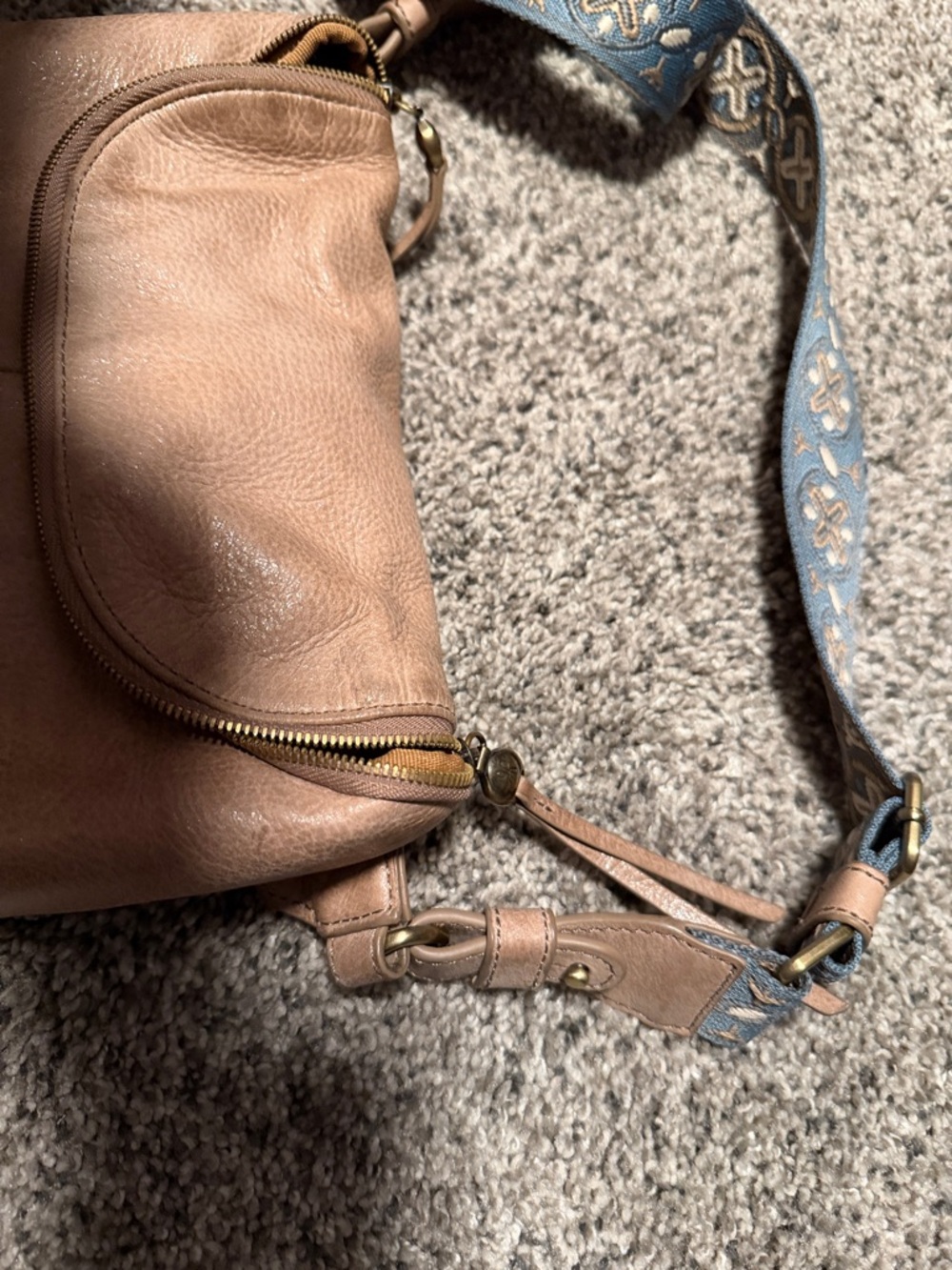 HOBO Blush Leather Crossbody Belt Bag with Gold Zipper - Picture 5 of 8